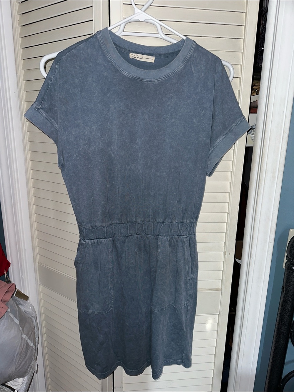 Washed Slate Short Sleeve Midi Dress — Elastic-Waist Casual Dress